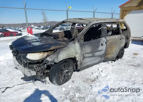 2016 Toyota Highlander Xle V6 z USA, uszkodzony, nr VIN 5TDJKRFH8GS232336